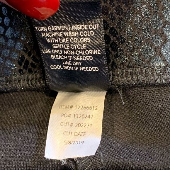 Torrid Black Tonal Snake Pixie Pants Torrid Size 2/2X - Picture 10 of 12